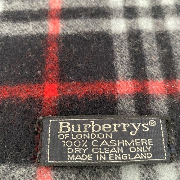 Burberrys Scarf 💯 Cashmere - Picture 5 of 5